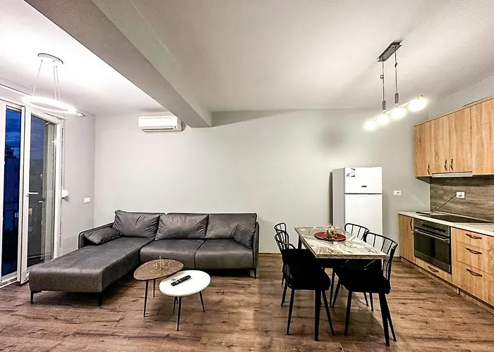 New Bazaar 1Bd Modern Apartment