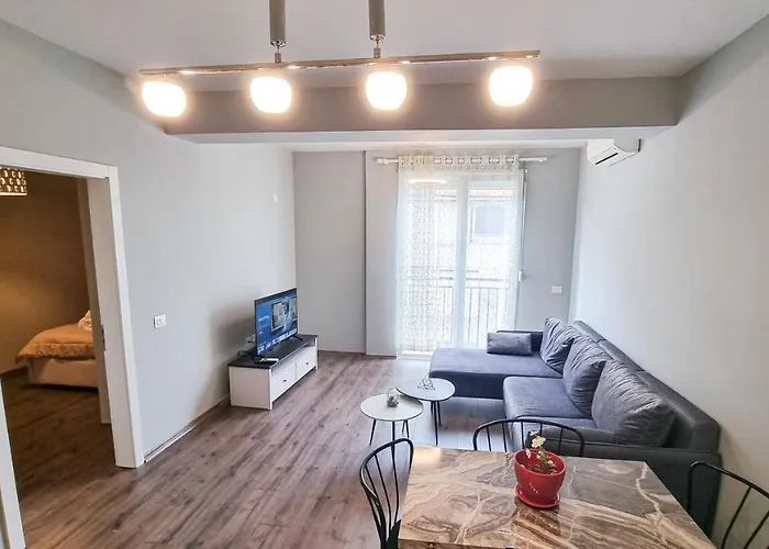 New Bazaar 1Bd Modern Apartment